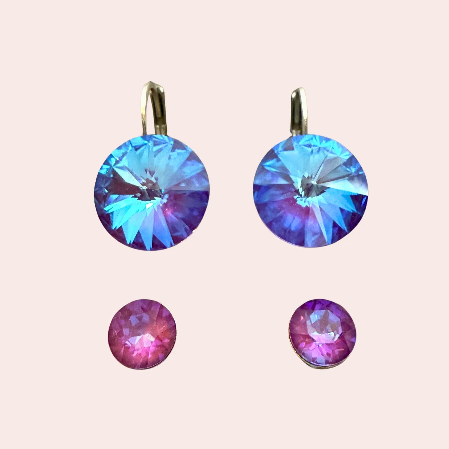 2 par sølv øredobber med burgundy Swarovski krystaller