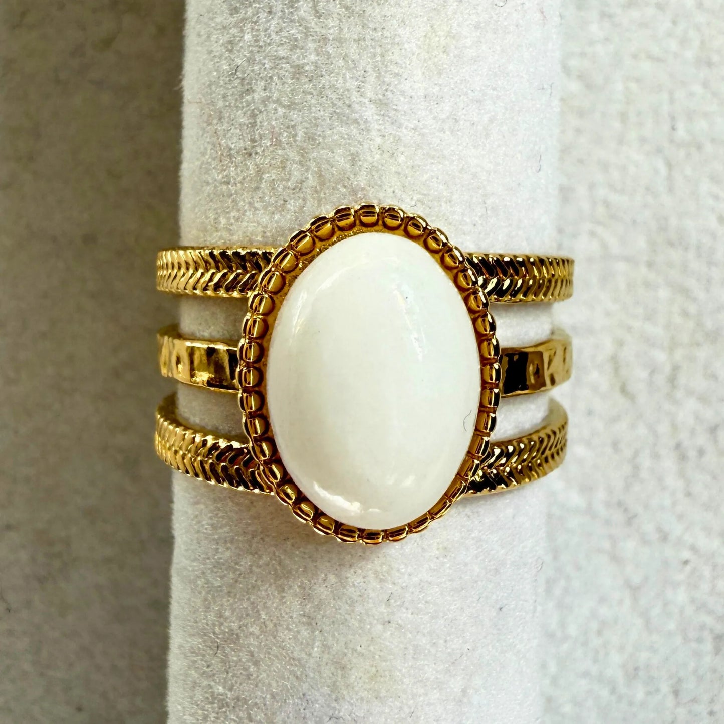 💍 NINA ring- gullbelagt med perlemor