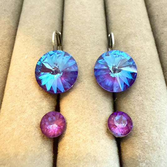 2 par sølv øredobber med burgundy Swarovski krystaller