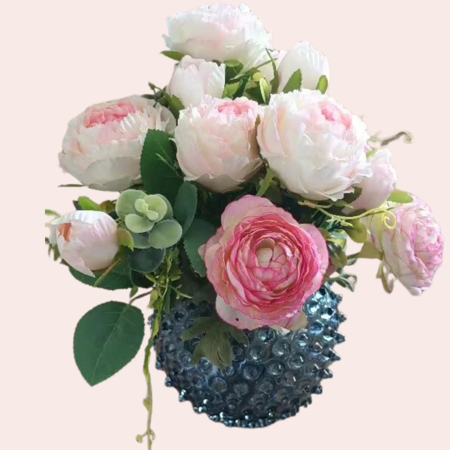 Håndlagde rosa peoner