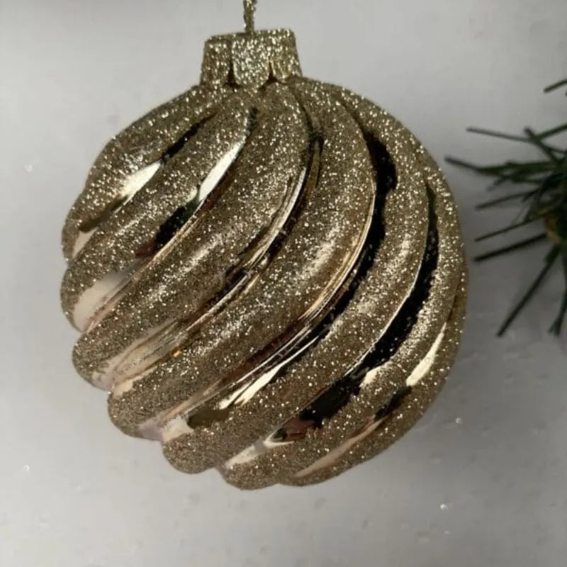 Bølget julekule 8 cm i glass med gullglitter