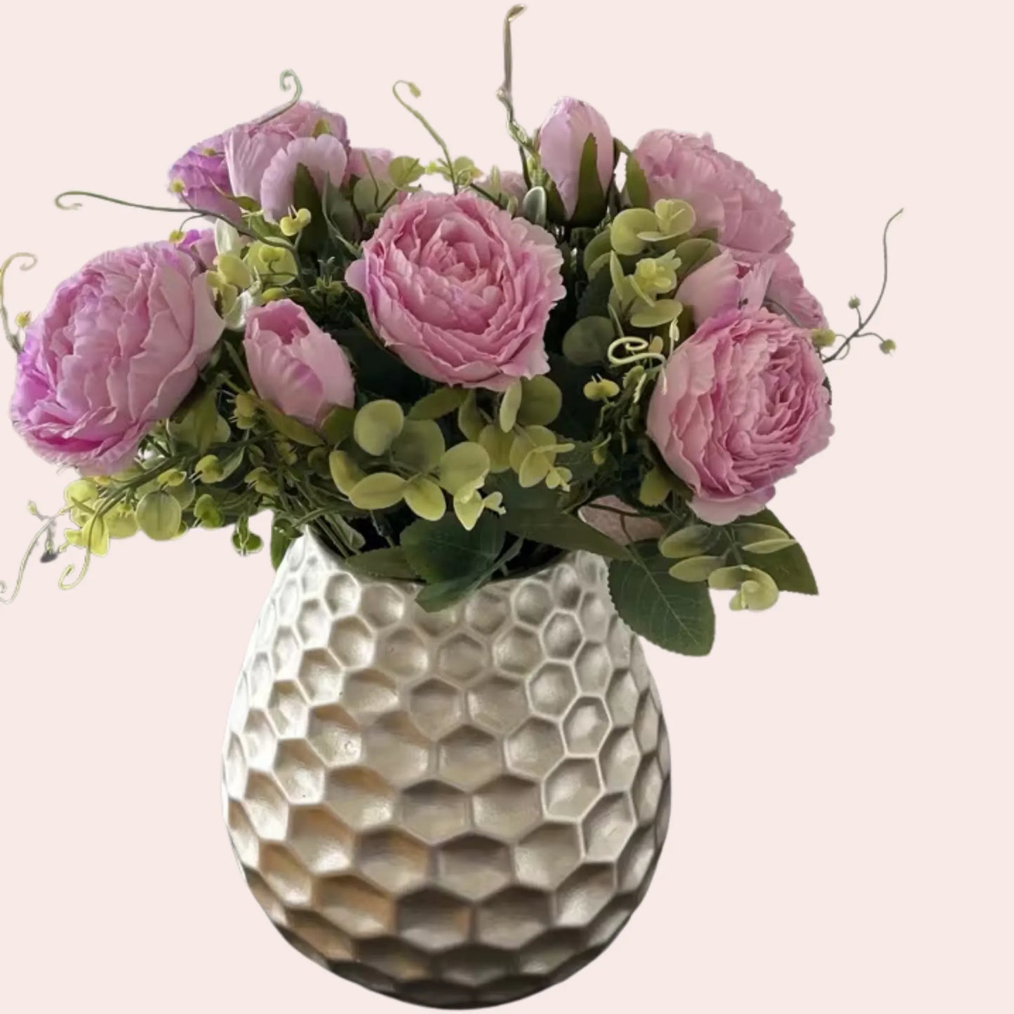 Håndlagde lilla peoner