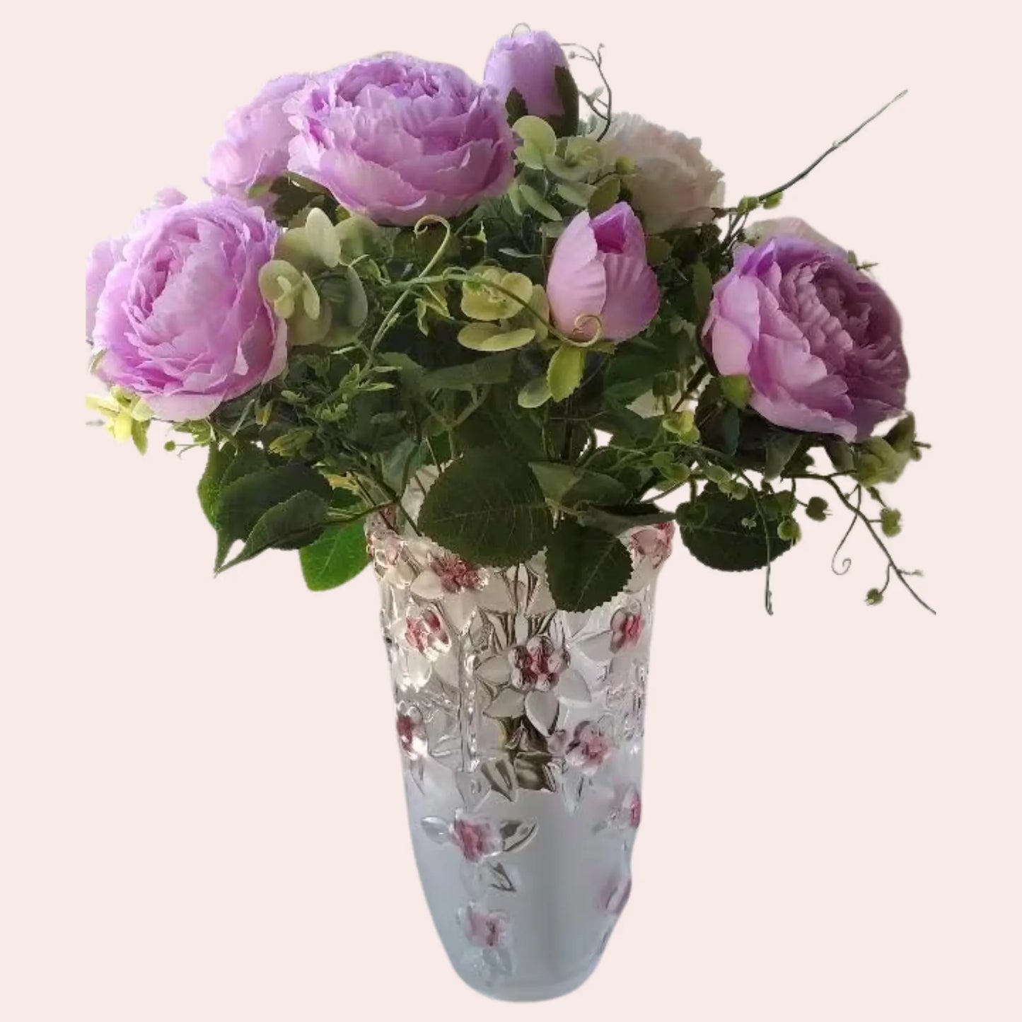 Håndlagde lilla peoner