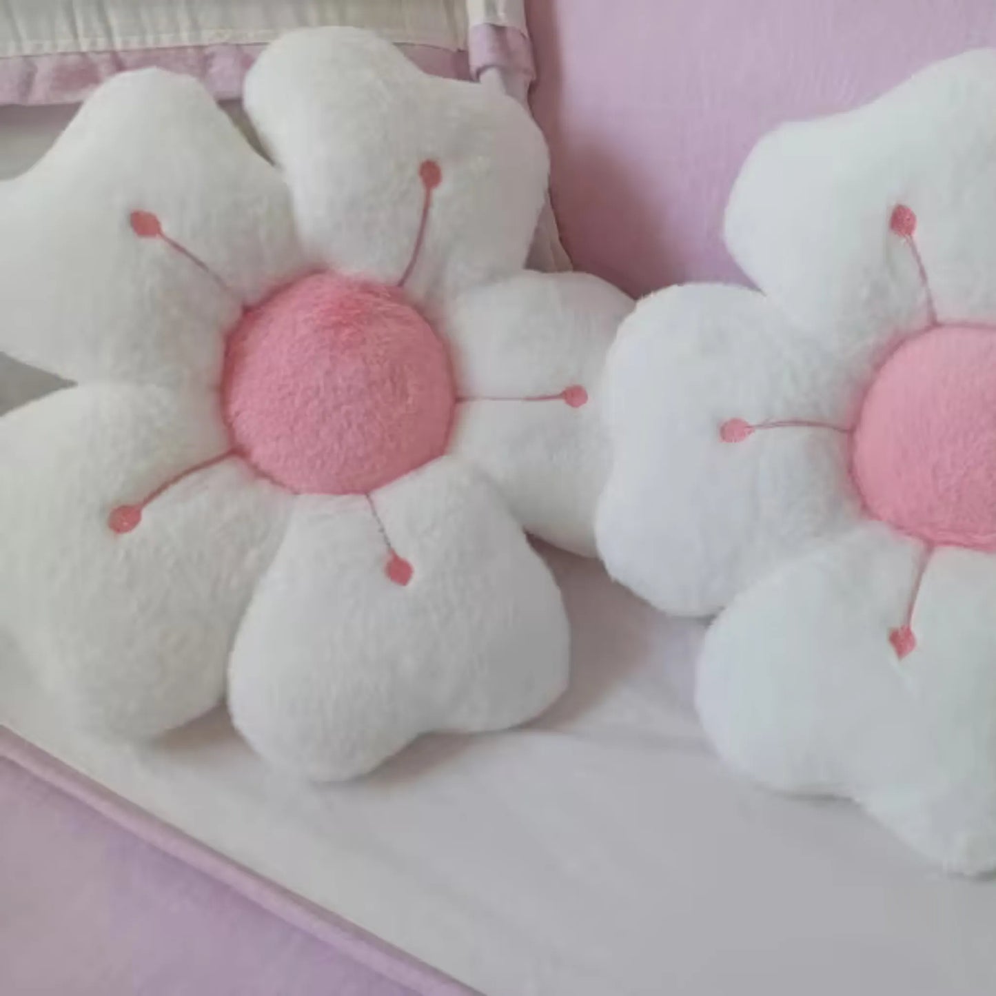 Hvit tusenfryd blomsterpute