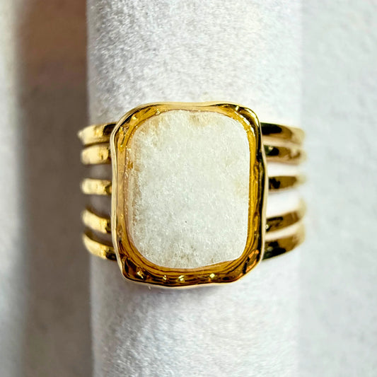 💍 SIRI ring- gullbelagt med perlemor