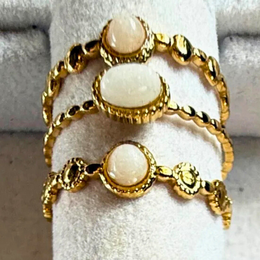 💍 MARIT ring- gullbelagt med perlemor