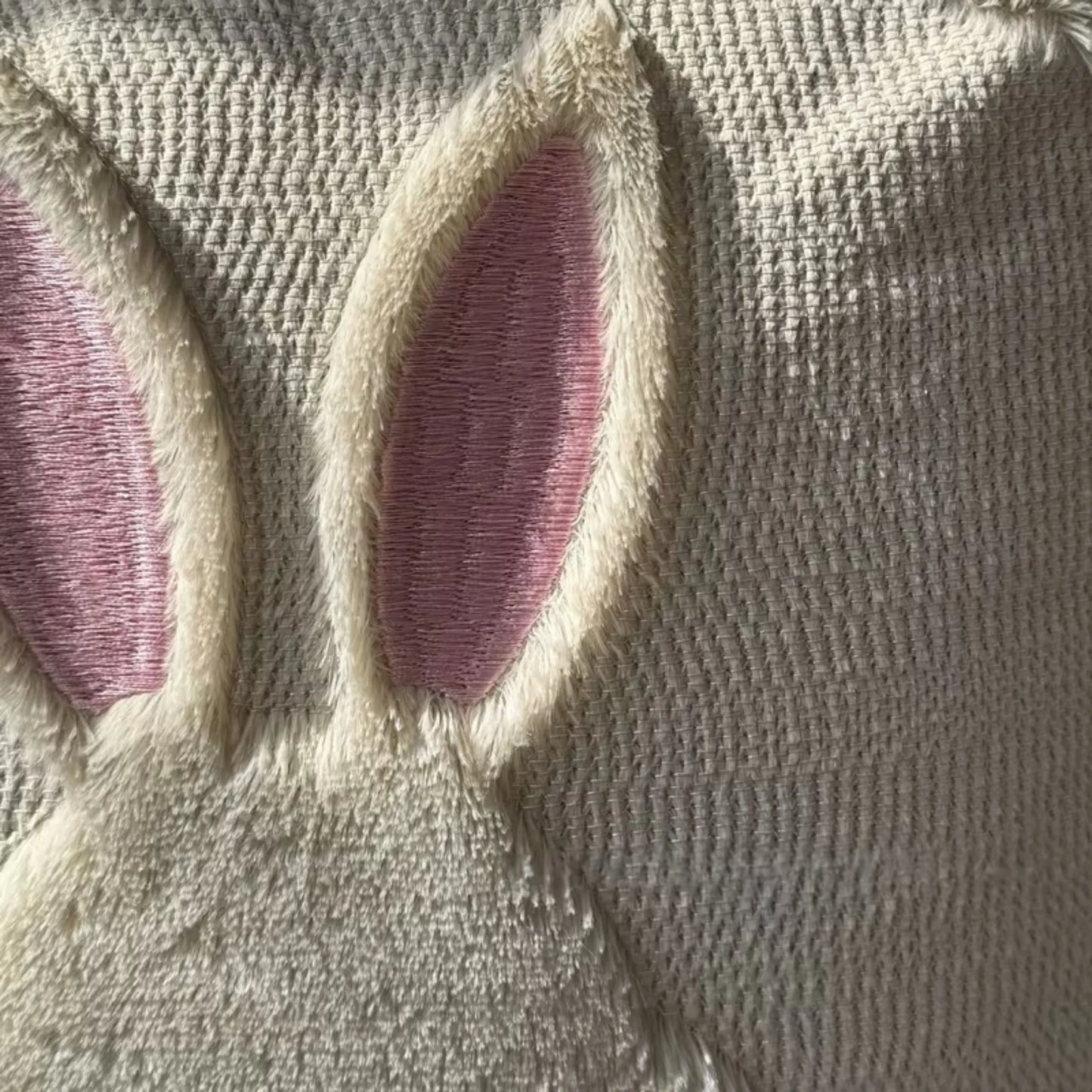 Mykt påskeputetrekk med kanin med rosa ører