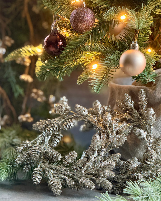 Sølvkrans med kongler og glitter🌟✨