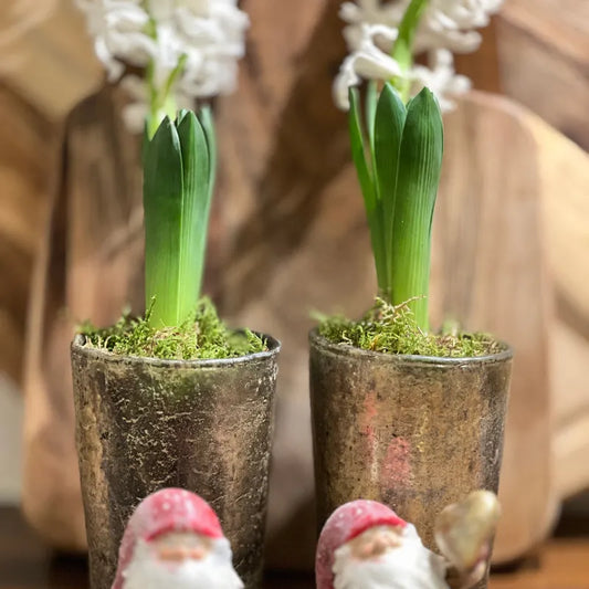 Håndlaget telysholder: 10 cm i sort/sølv